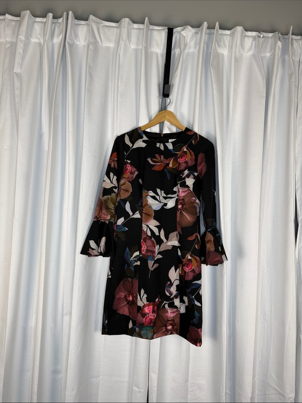 Trina Turk Black Floral Long-Sleeve Shift Dress with Bell Sleeves
